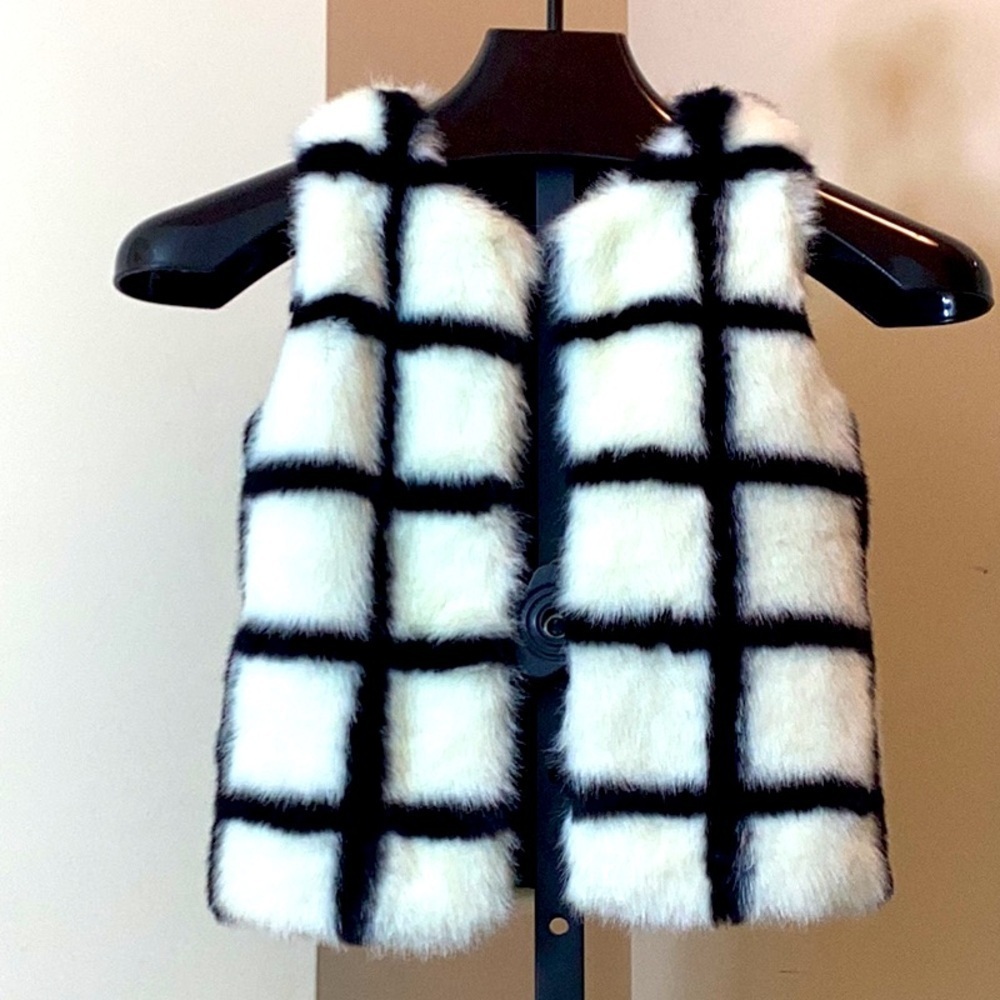 Cherokee Girls Faux Fur Grid Vest in White and Black